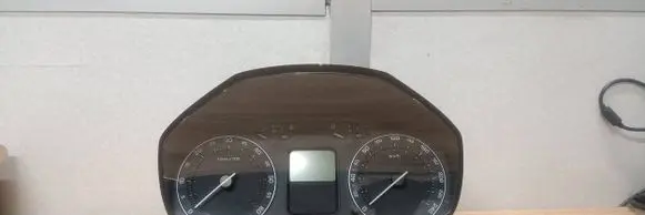 Skoda Octavia Mk2 (1Z) Speedometer (instrument cluster) V1610056 1Z0920822D