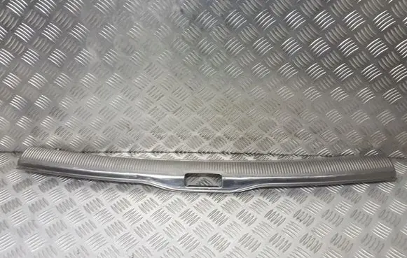 Volkswagen PASSAT B5.5 Rear sill (body part) 3B9863459J