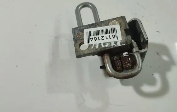 Volkswagen Polo IV 9N3 Rear door lower hinge 