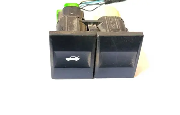 Ford Mondeo Mk III Tailgate opening switch 1S7T19B514AA
