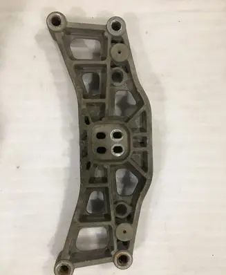 Dodge Challenger Gearbox mounting bracket 4726089AD P4726089AD