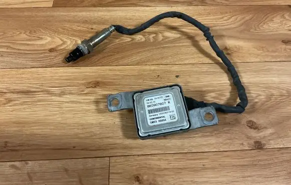 Volkswagen Touareg II Lambda probe sensor 8K0907807K 5WK96689A 140318011903