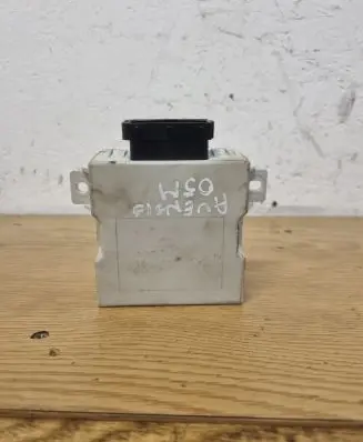 Toyota Avensis T250 Window wiper relay 150696