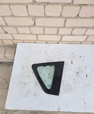 Toyota Corolla Verso E121 Rear side window 