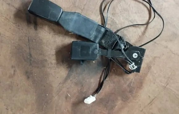 Peugeot 3008 I Middle seatbelt buckle (rear) 9681985380 34062061