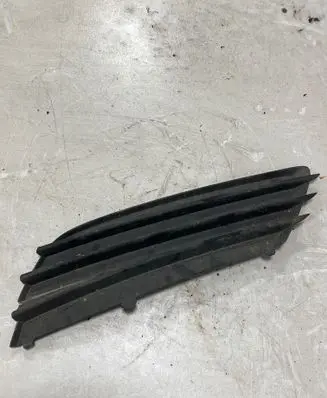 Opel Astra H Front bumper lower grill 375768702 13117250