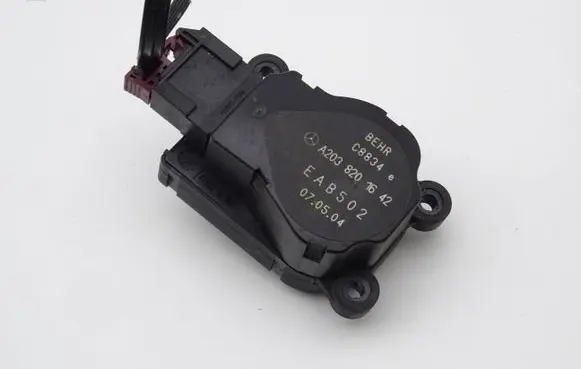 Mercedes-Benz CLK A209 C209 Air flap motor/actuator A2038201642
