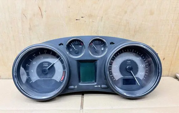 Peugeot RCZ Speedometer (instrument cluster) 9805534580 X65637L7N 503001557341