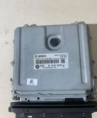 BMW 5 F10 F11 Engine control unit/module 8510643