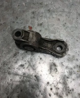 Volkswagen PASSAT B8 Gearbox mounting bracket 782115147537BILI 782115147537