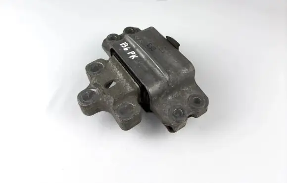 Volkswagen PASSAT B6 Engine mount bracket 3c0199555 3c0199555aa