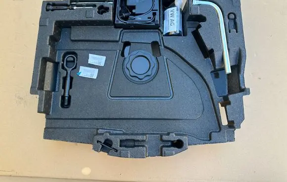 Audi A5 Trunk bottom trim panel 8W7863091C