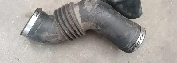 Subaru Tribeca Air intake duct part