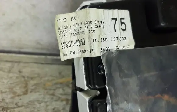 Toyota Corolla E120 E130 Speedometer (instrument cluster) 8380002750