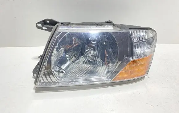 Mitsubishi Pajero Headlight/headlamp 10087419