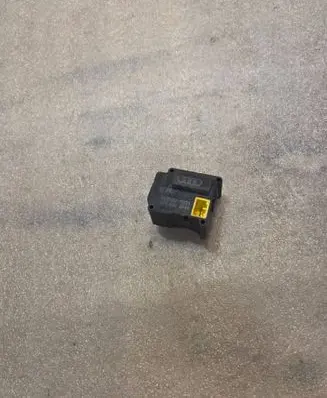 Audi A8 S8 D2 4D Air flap motor/actuator 0637005001 4D0820511A