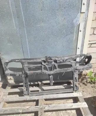 Volkswagen Golf IV Bottom radiator support slam panel 