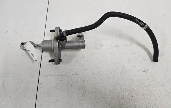 Honda CR-V Clutch slave cylinder 