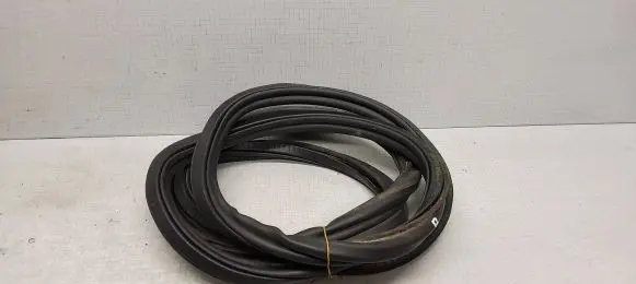 Audi A4 S4 B6 8E 8H Trunk rubber seal (body) 8E9827705D