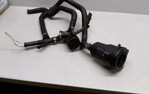 Peugeot 807 Oil fill pipe 