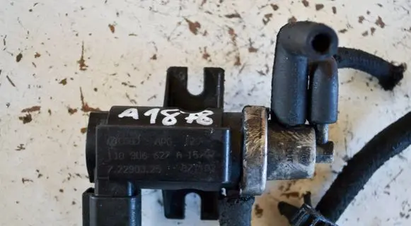 Audi A4 S4 B6 8E 8H Turbo solenoid valve 1J0906627A 72290325 07T102