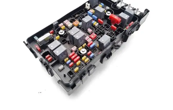 Jeep Cherokee Fuse module 68235117AC