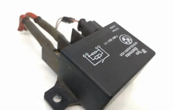 BMW X5 E70 Combustion relay 7661503 V23132A2001X26