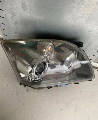 Toyota Avensis T250 Headlight/headlamp