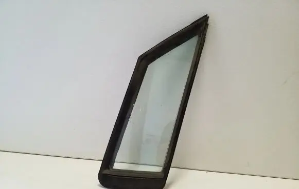 Mitsubishi Space Wagon Front door vent window glass four-door MR349055