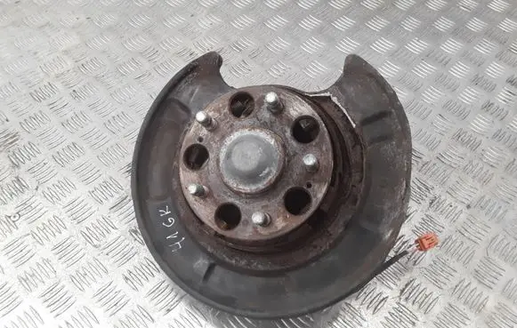 Honda FR-V Rear wheel hub spindle/knuckle 