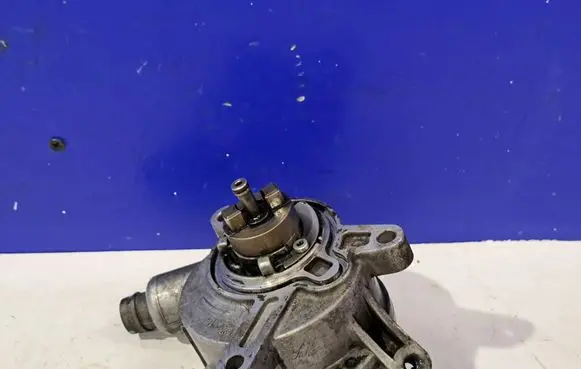 Volvo S60 Vacuum pump 08658230 31375106