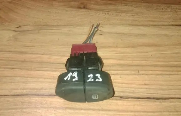 Renault Megane I Windscreen/window heater switch 341243