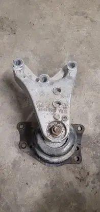 Volkswagen Polo IV 9N3 Engine mount bracket 6Q0199262BD