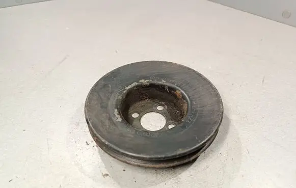Volkswagen Golf III Power steering pump pulley 028105253A