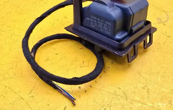 Mercedes-Benz ML W166 Fuel tank cap lock motor A0038203297