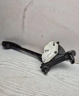 Volvo V70 Accelerator throttle pedal 30636003 6PV00853700