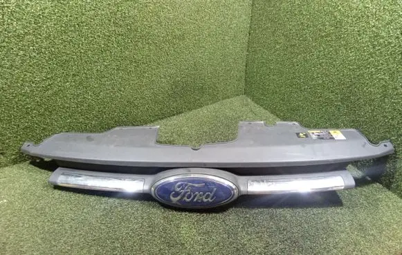 Front bumper upper radiator grill