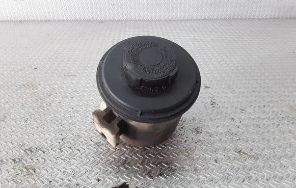 Nissan Primera Power steering fluid tank/reservoir