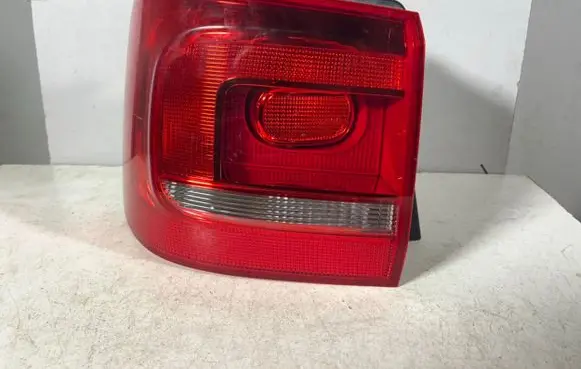 Volkswagen Touran II Rear/tail lights 1T0945095R