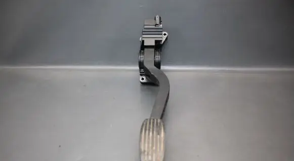 Alfa Romeo 147 Accelerator throttle pedal 0281002380 46755863