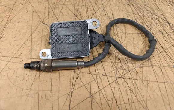 Mercedes-Benz E W213 Lambda probe sensor A0009058011