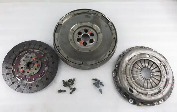 Ford Focus Dual mass flywheel 2294000109 3082001275 1878005341