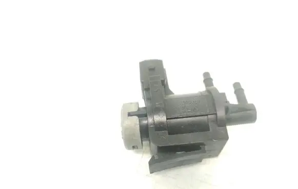 Vacuum valve