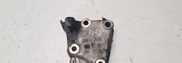 Peugeot 406 Engine mounting bracket 9698311880