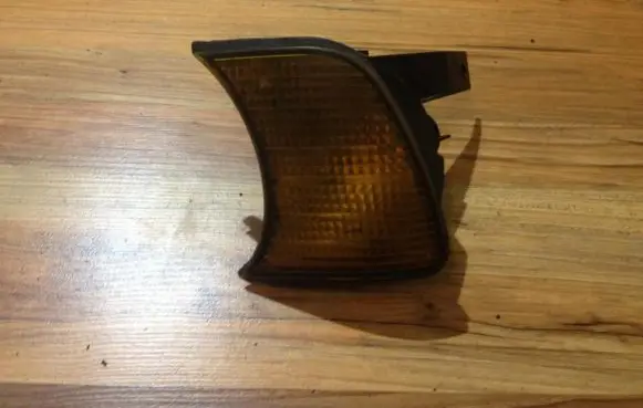 BMW 5 E34 Front indicator light 1384033