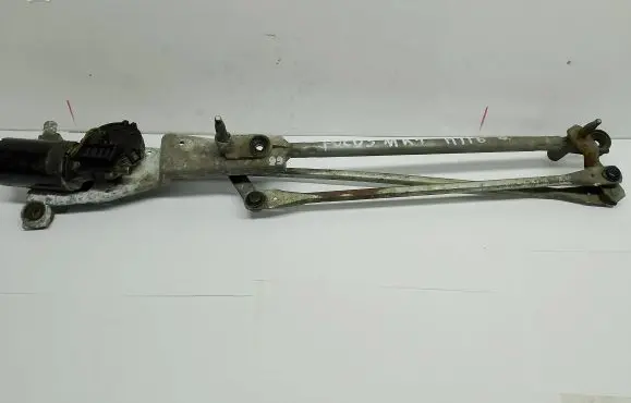 Ford Focus Front wiper linkage and motor XS4117508