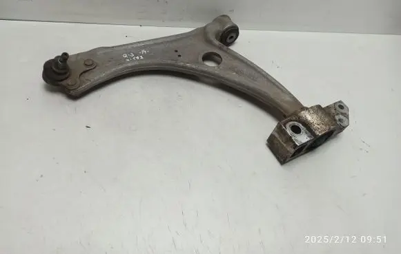 Audi Q3 8U Front lower control arm/wishbone