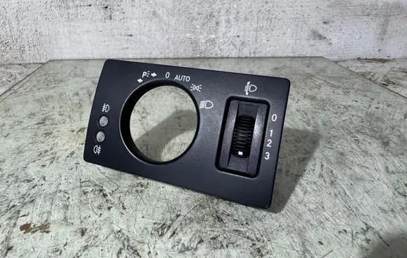 Mercedes-Benz B W245 Headlight level height control switch A169680