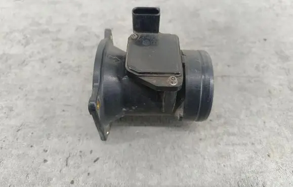 Volkswagen PASSAT B5.5 Mass air flow meter 