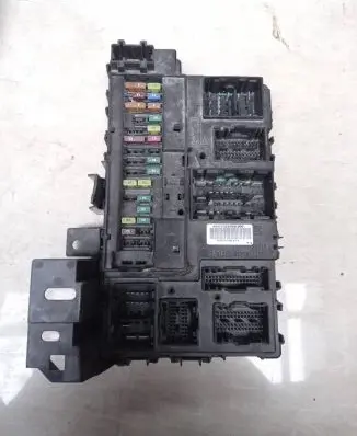Ford Mustang VI Fuse module GR3T15604